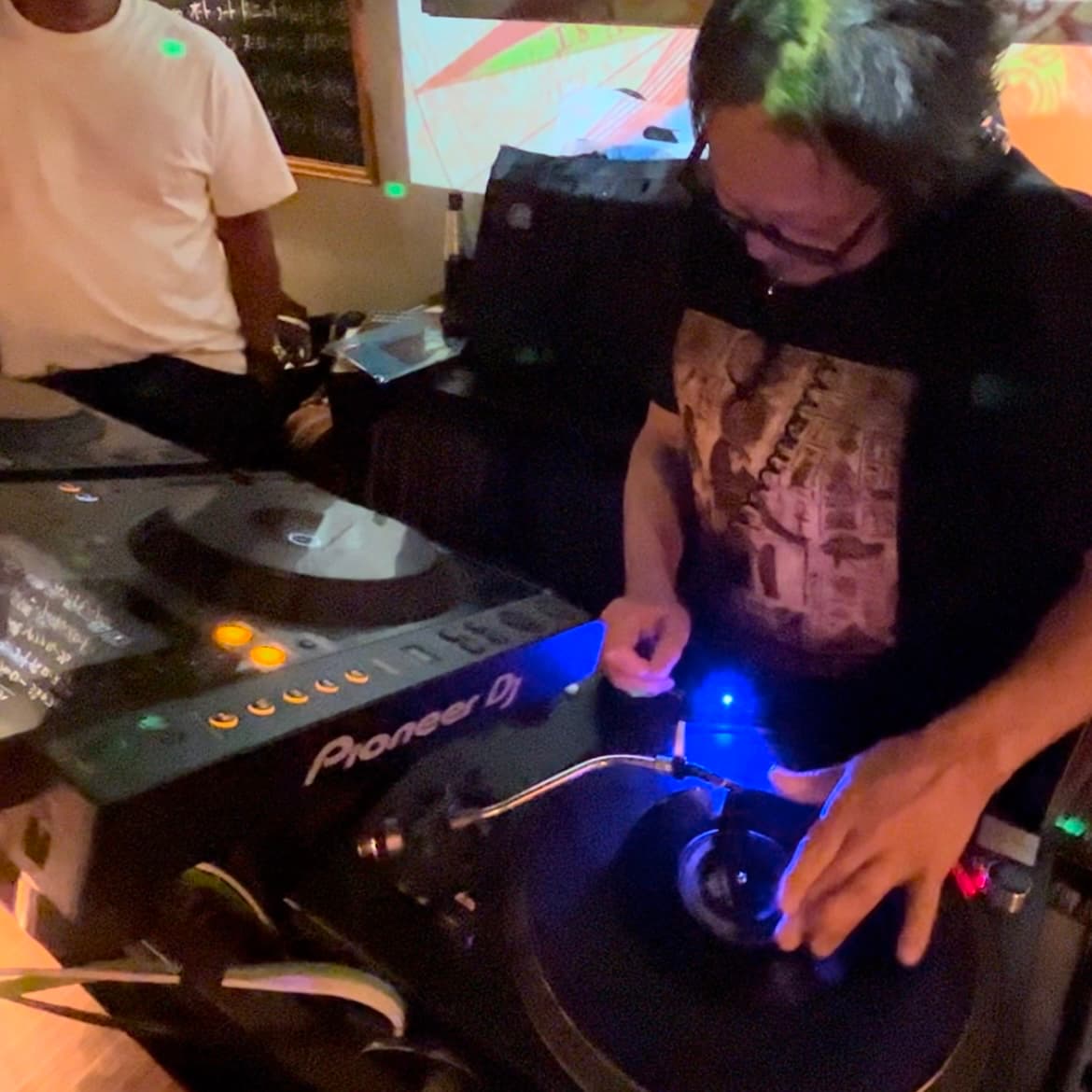 DJブースの様子8