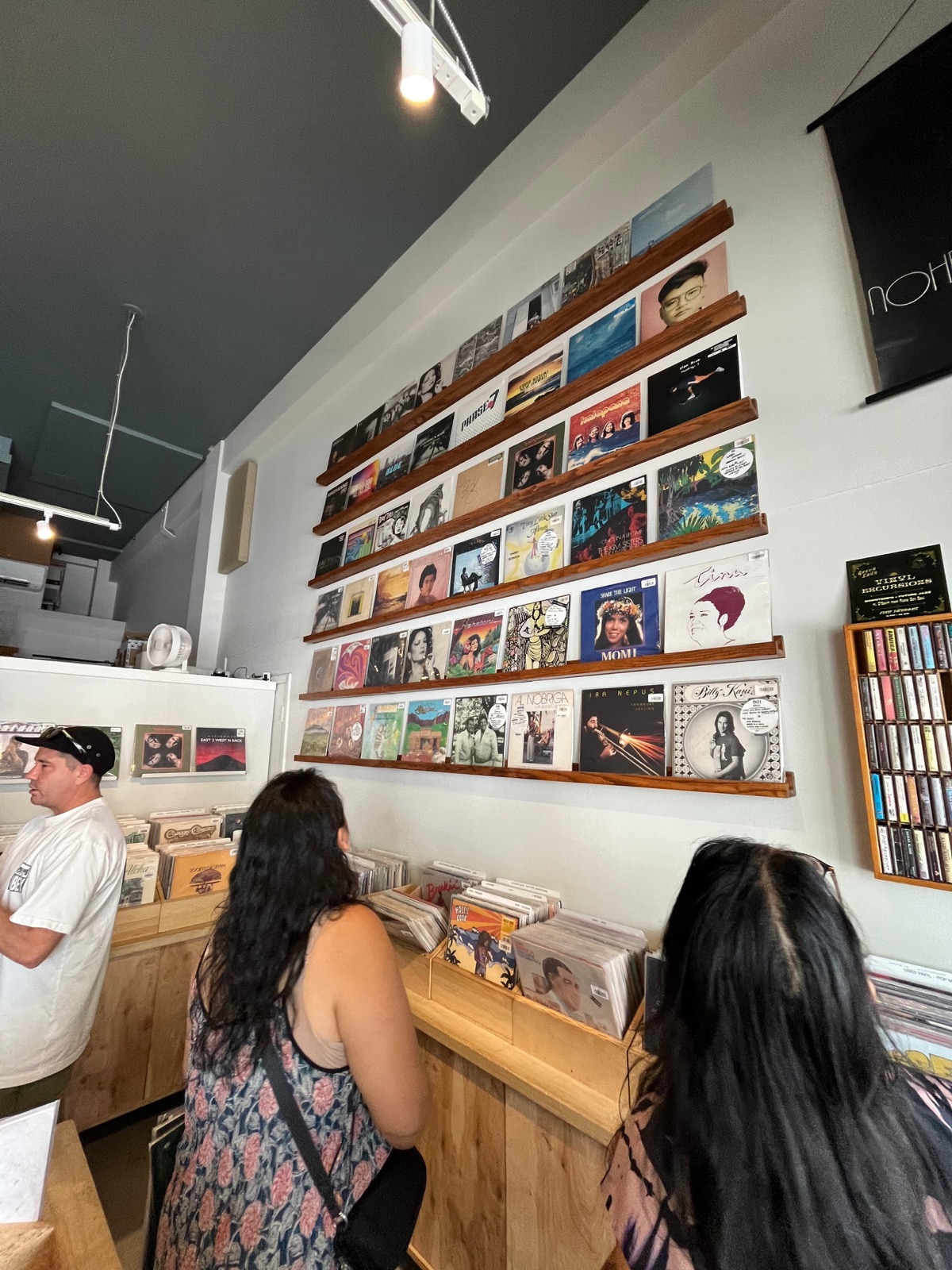 ホノルルのレコードショップAloha Got Soul店内（TAKE A BREAK vol.11）